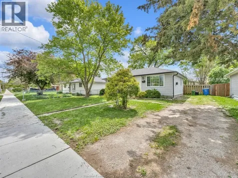 1583 Ferndale Avenue Windsor ON N8T 2K3