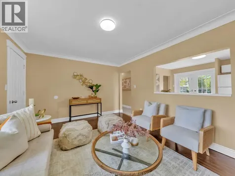 1583 Ferndale Avenue Windsor ON N8T 2K3