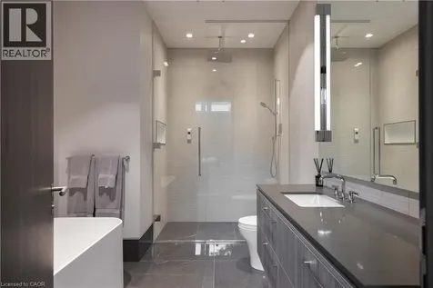 865 Glenwood Avenue Burlington ON L7T 2J8