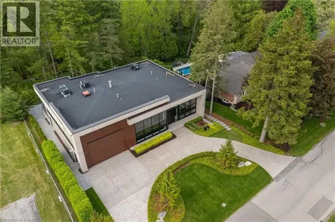 865 Glenwood Avenue Burlington ON L7T 2J8