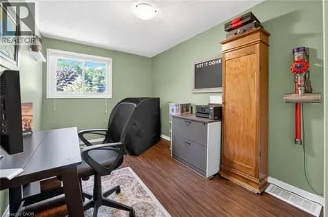 23 Watsons Lane Dundas ON L9H 5G9