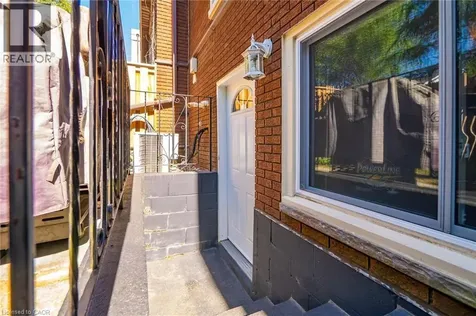 23 Watsons Lane Dundas ON L9H 5G9