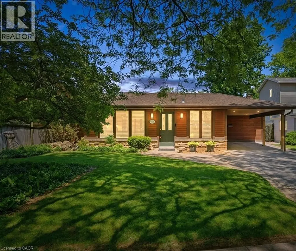 563 Elwood Road Burlington ON L7N 3C6