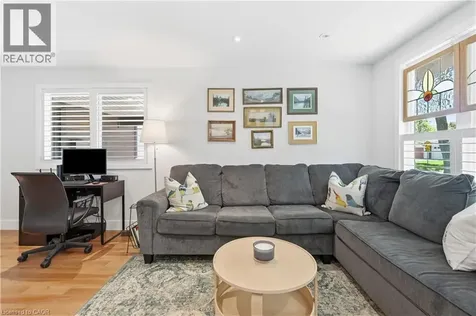 563 Elwood Road Burlington ON L7N 3C6