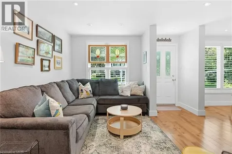 563 Elwood Road Burlington ON L7N 3C6