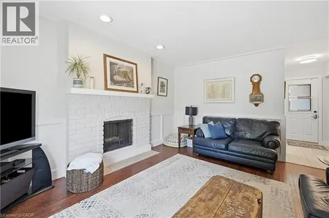 563 Elwood Road Burlington ON L7N 3C6