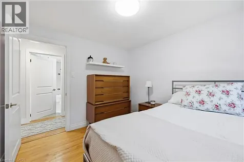 563 Elwood Road Burlington ON L7N 3C6