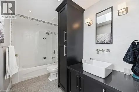 563 Elwood Road Burlington ON L7N 3C6