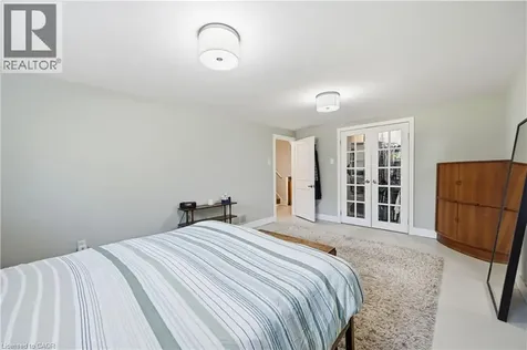 563 Elwood Road Burlington ON L7N 3C6