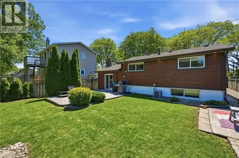 563 Elwood Road Burlington ON L7N 3C6