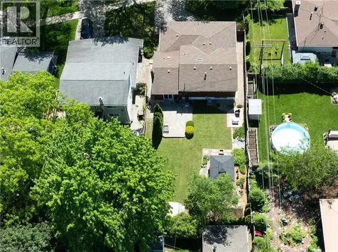563 Elwood Road Burlington ON L7N 3C6