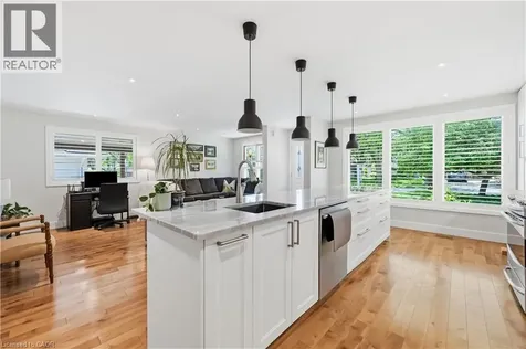 563 Elwood Road Burlington ON L7N 3C6