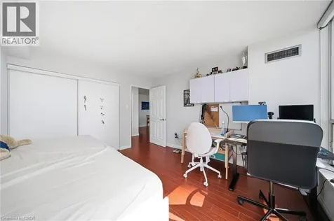 55 Elm Drive West Mississauga ON L5B 3Z3