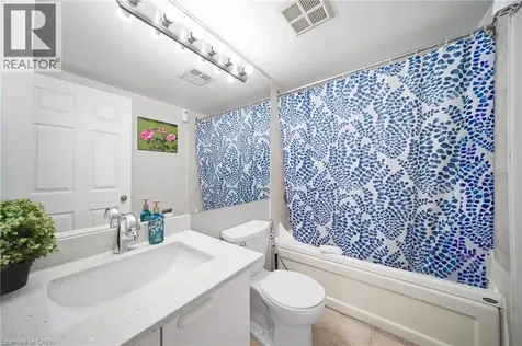 55 Elm Drive West Mississauga ON L5B 3Z3