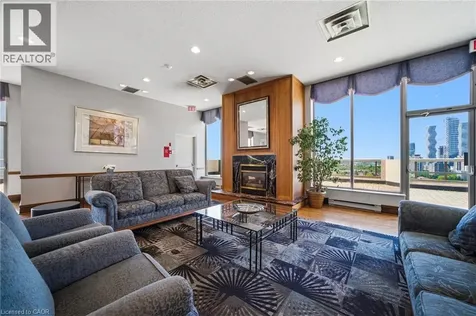 55 Elm Drive West Mississauga ON L5B 3Z3