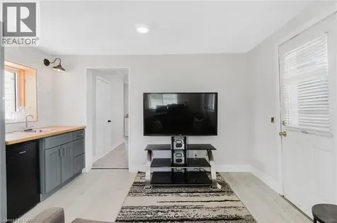 35 Shade Street Cambridge ON N1R 4J6