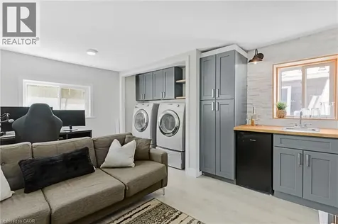35 Shade Street Cambridge ON N1R 4J6