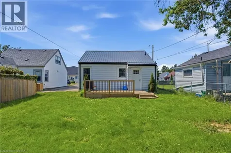 48 Seventh Avenue Brantford ON N3S 1B4