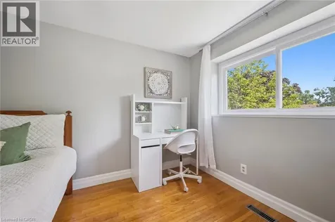 31 Glen Lake Crescent Kitchener ON N2N 1C4