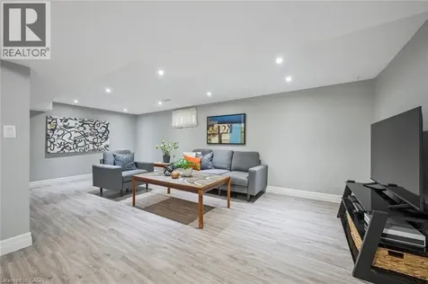 31 Glen Lake Crescent Kitchener ON N2N 1C4