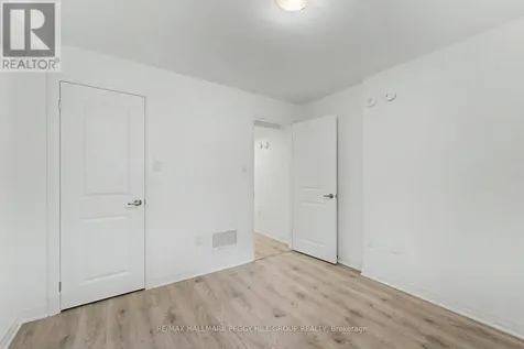 112 West Oak Trail Barrie ON L9J 0L1