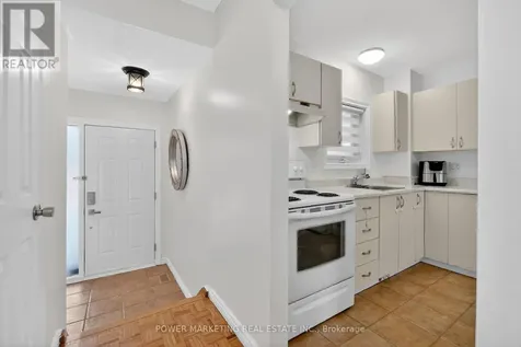 104 Bannerhill Ottawa ON K1V 0T4