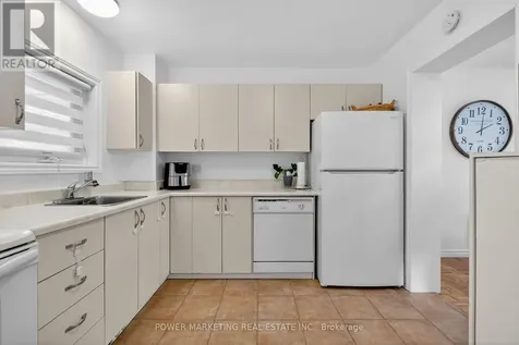104 Bannerhill Ottawa ON K1V 0T4