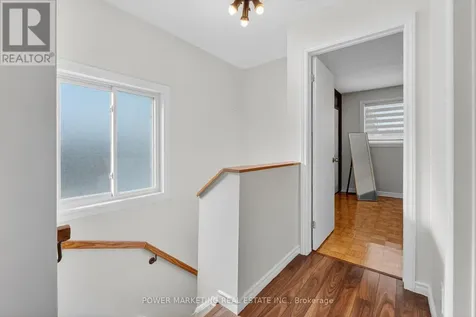 104 Bannerhill Ottawa ON K1V 0T4