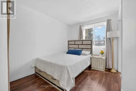 104 Bannerhill Ottawa ON K1V 0T4