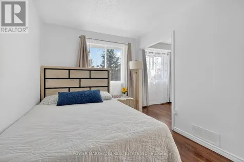 104 Bannerhill Ottawa ON K1V 0T4