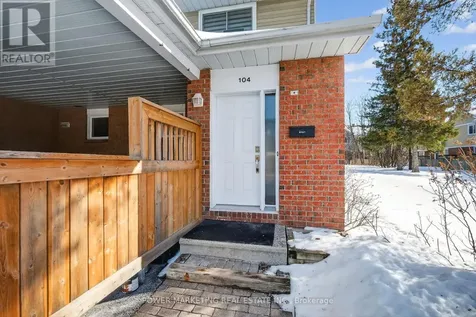 104 Bannerhill Ottawa ON K1V 0T4