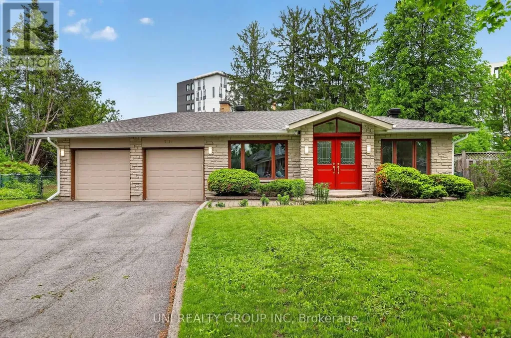 2554 Egan Road Ottawa ON K1V 8N1