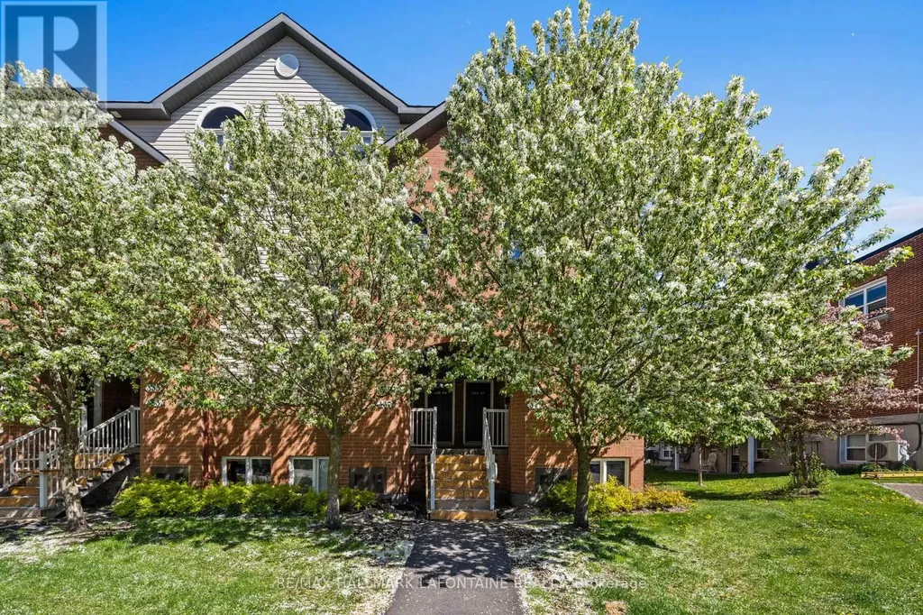 49 Jardin Private Ottawa ON K1K 2V8