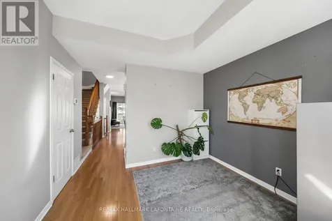 49 Jardin Private Ottawa ON K1K 2V8