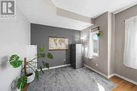 49 Jardin Private Ottawa ON K1K 2V8
