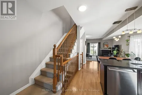49 Jardin Private Ottawa ON K1K 2V8