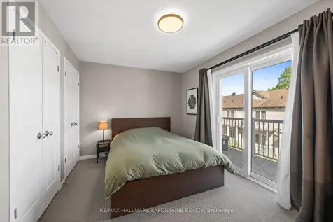 49 Jardin Private Ottawa ON K1K 2V8