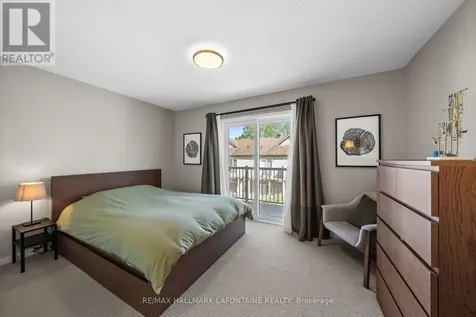 49 Jardin Private Ottawa ON K1K 2V8