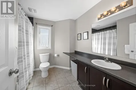 49 Jardin Private Ottawa ON K1K 2V8