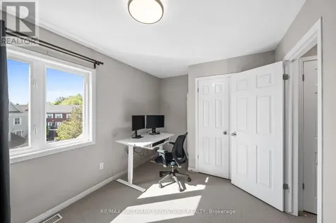 49 Jardin Private Ottawa ON K1K 2V8