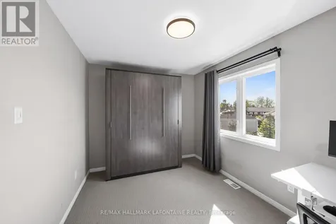 49 Jardin Private Ottawa ON K1K 2V8