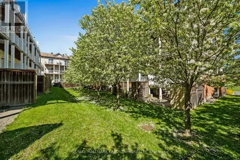 49 Jardin Private Ottawa ON K1K 2V8