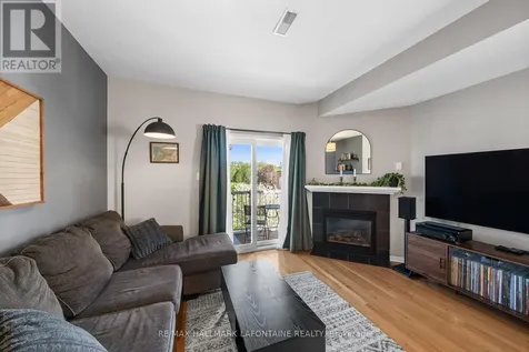 49 Jardin Private Ottawa ON K1K 2V8