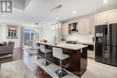 107 Rallidale Street Ottawa ON K1X 0G7