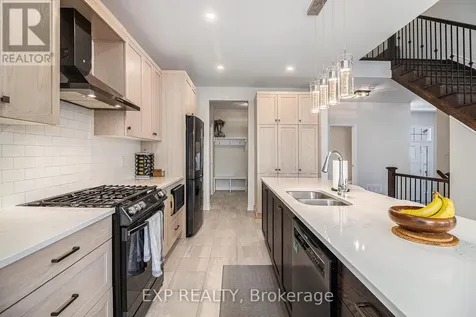 107 Rallidale Street Ottawa ON K1X 0G7