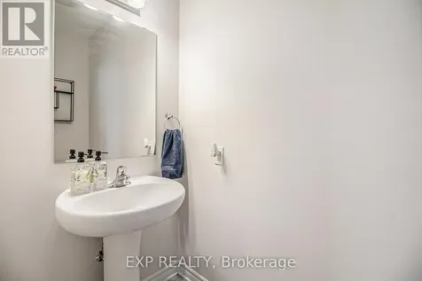 107 Rallidale Street Ottawa ON K1X 0G7