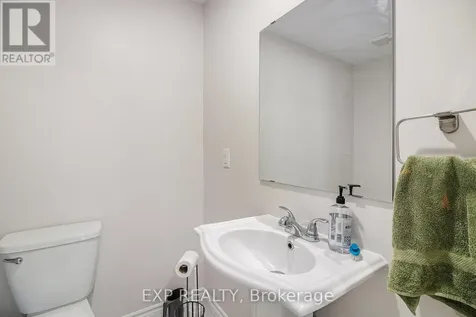 107 Rallidale Street Ottawa ON K1X 0G7