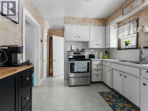 1025 Campbell Avenue Windsor ON N9B 2J4