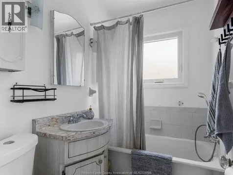 1025 Campbell Avenue Windsor ON N9B 2J4