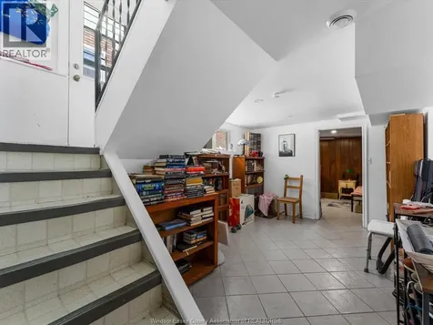 1025 Campbell Avenue Windsor ON N9B 2J4